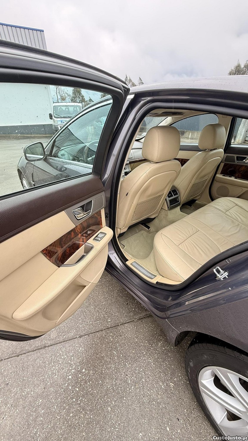 Jaguar XF 2.7 D V6 Luxury Premium de 2008 — fotografia 3