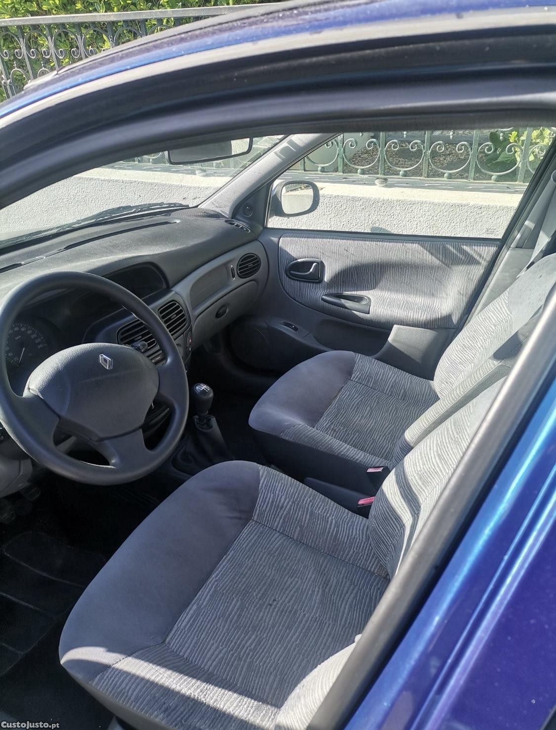 Renault Mégane 1.4 — fotografia 3