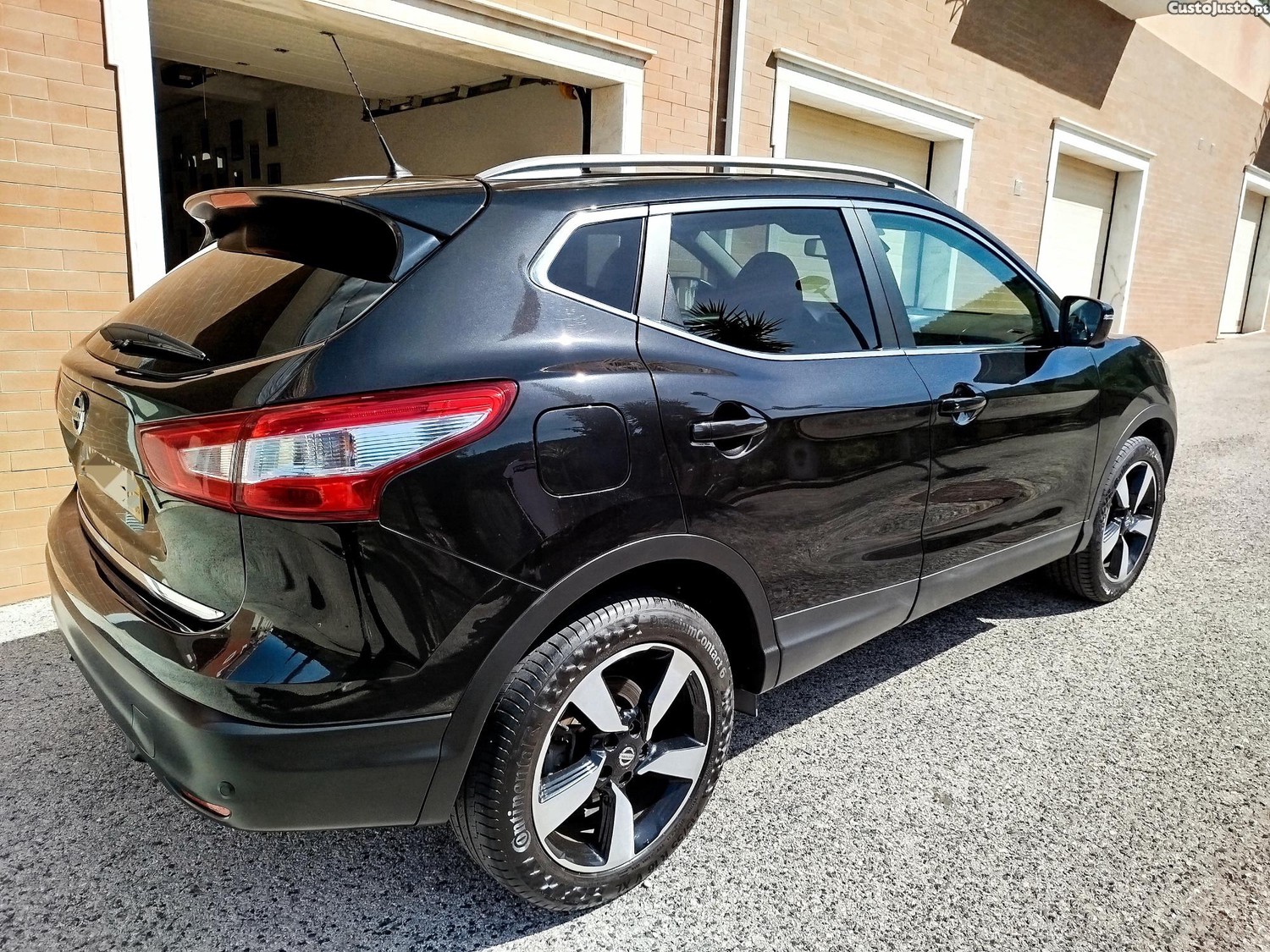 Nissan Qashqai N-Connecta 18 — photo 2