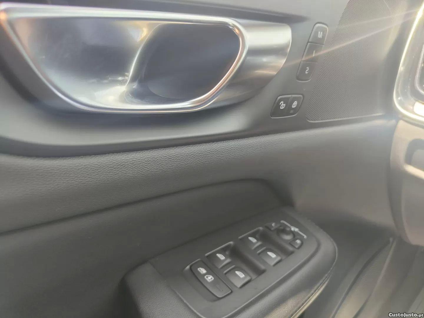 Volvo V60 2.0 t6 awd te plus bright — fotografia 8