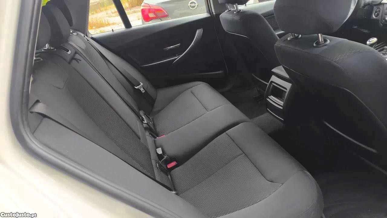 BMW 318 D xdrive line luxury — fotografia 6