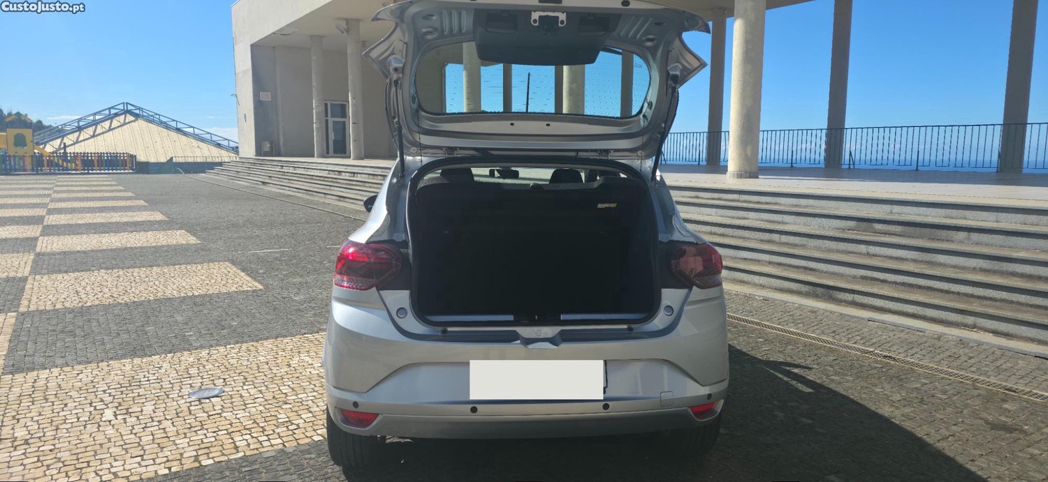 Dacia Sandero 1.0 TCE 90 CV — photo 3