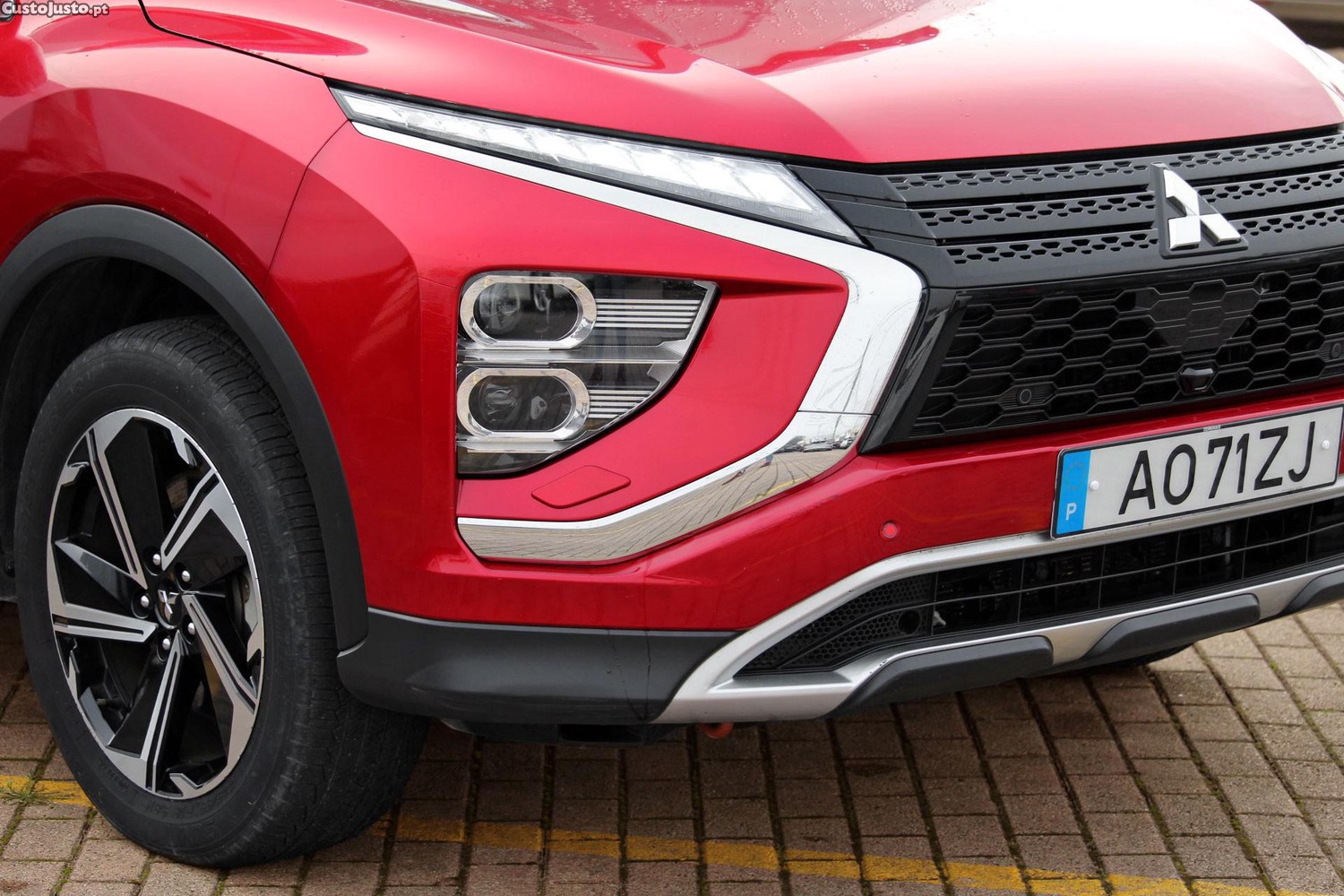Mitsubishi Eclipse Cross 2.4 PHEV eMotion — fotografia 29