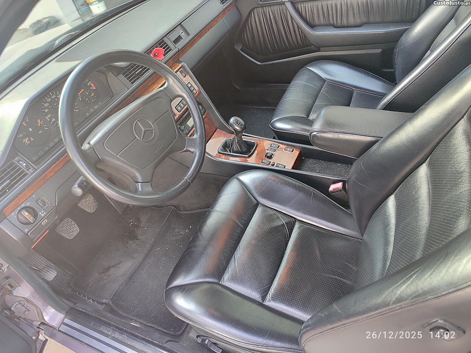 Mercedes-Benz E 220 C W124 — fotografia 5