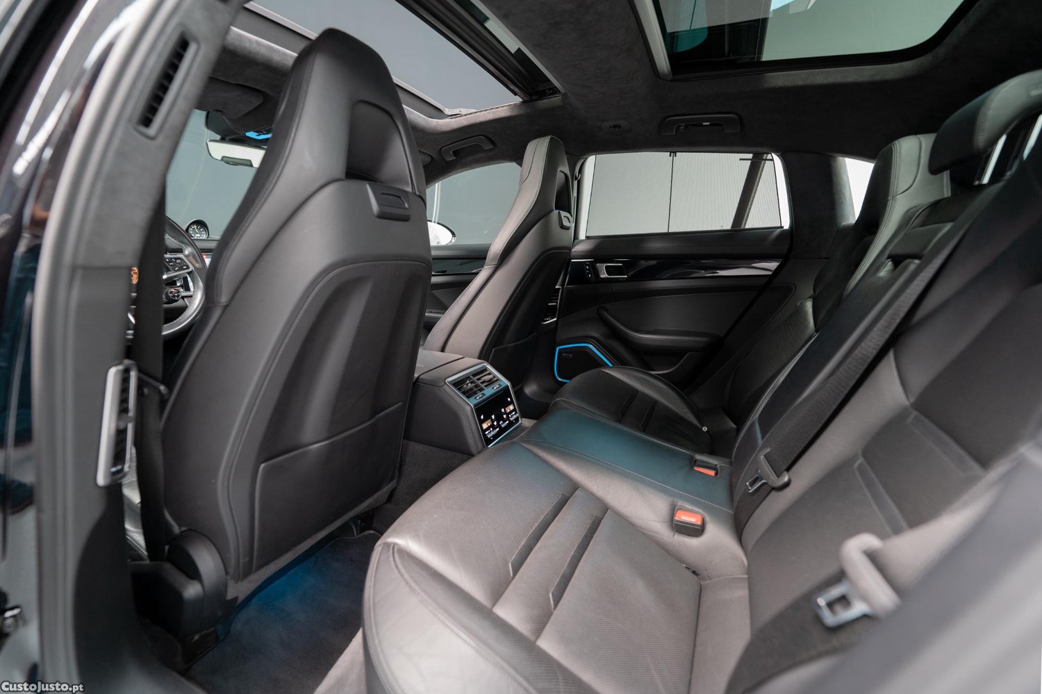 Porsche Panamera Sport Turismo Turbo S E-Hybrid — fotografia 12