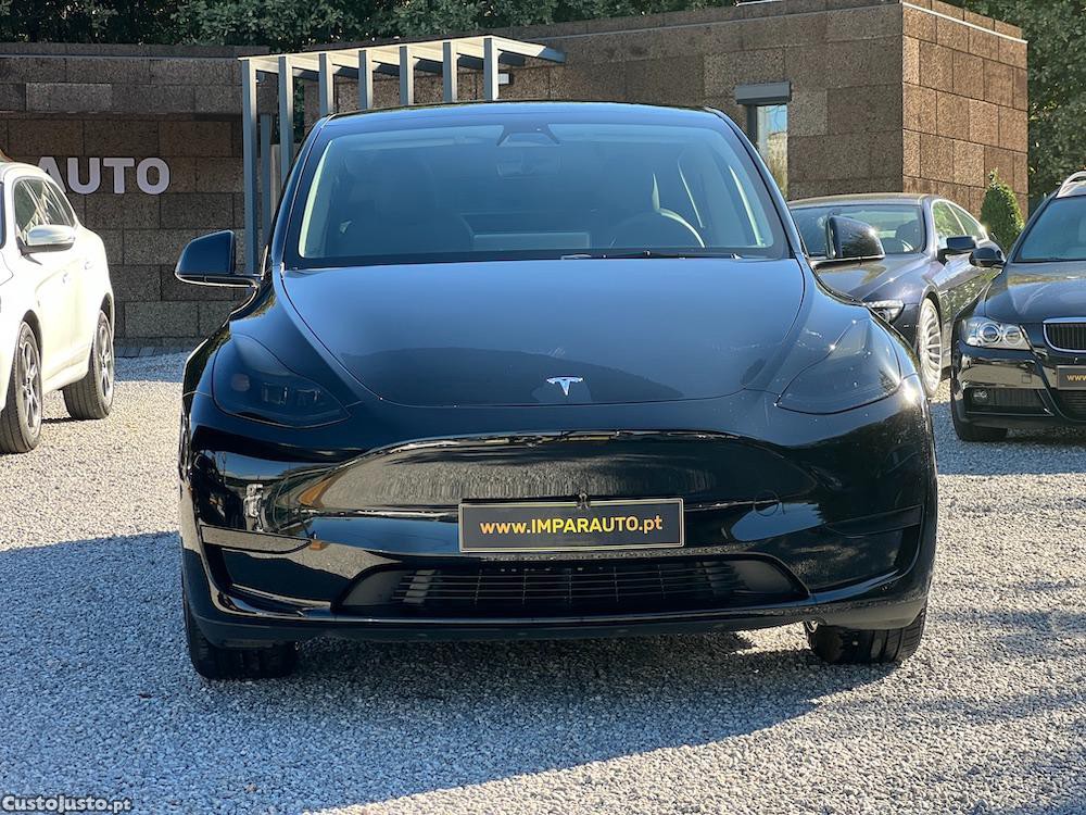 Tesla Model Y Standard Range C/IVA — fotografia 3