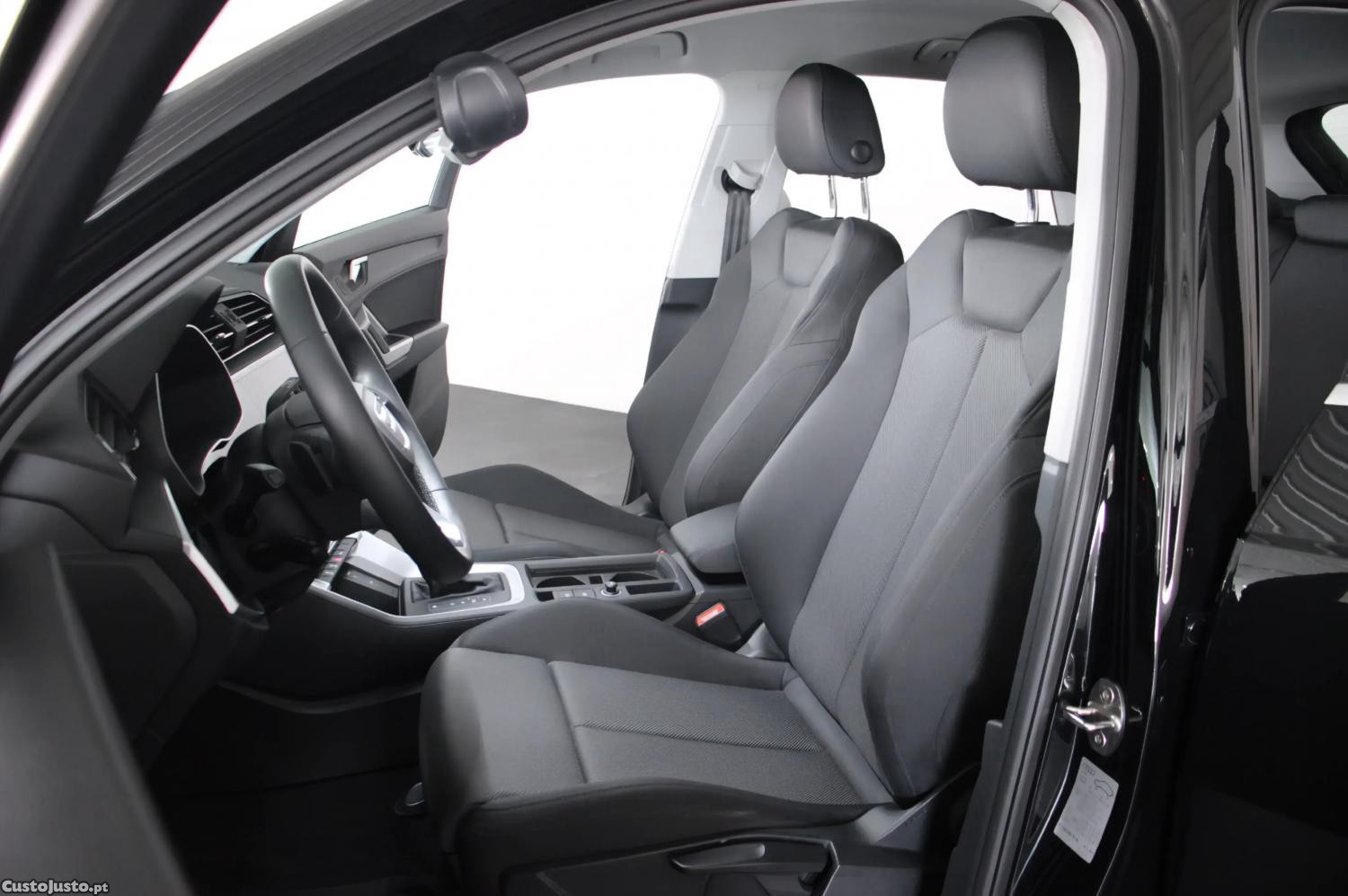 Audi Q3 35 TFSI — fotografia 10