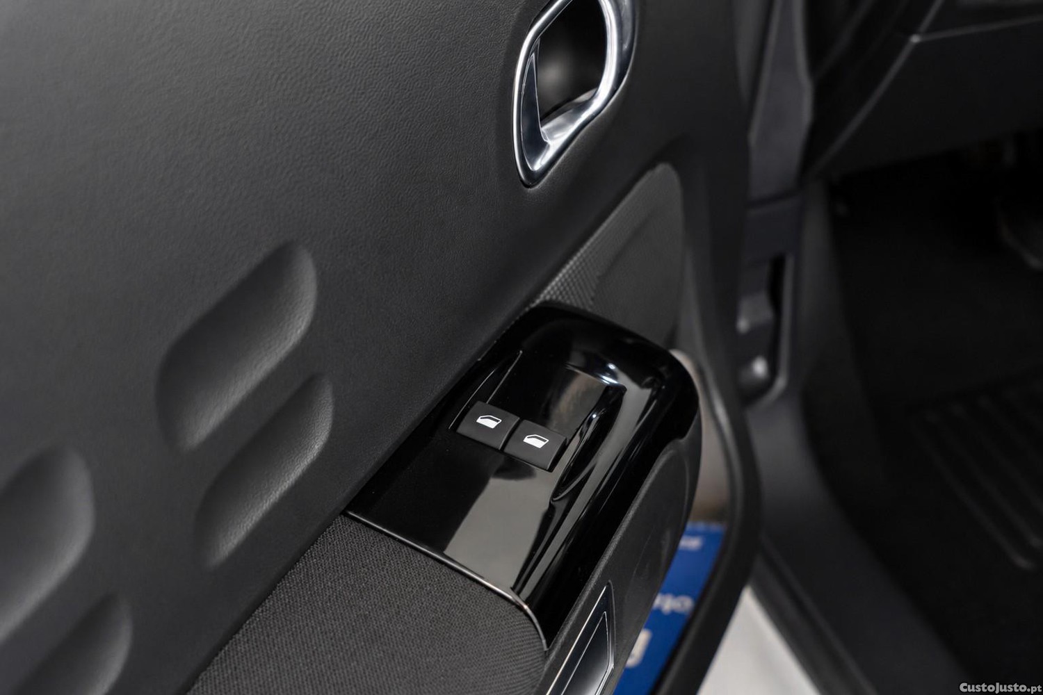 Citroën C3 1.2 PureTech Shine EAT6 — fotografia 14