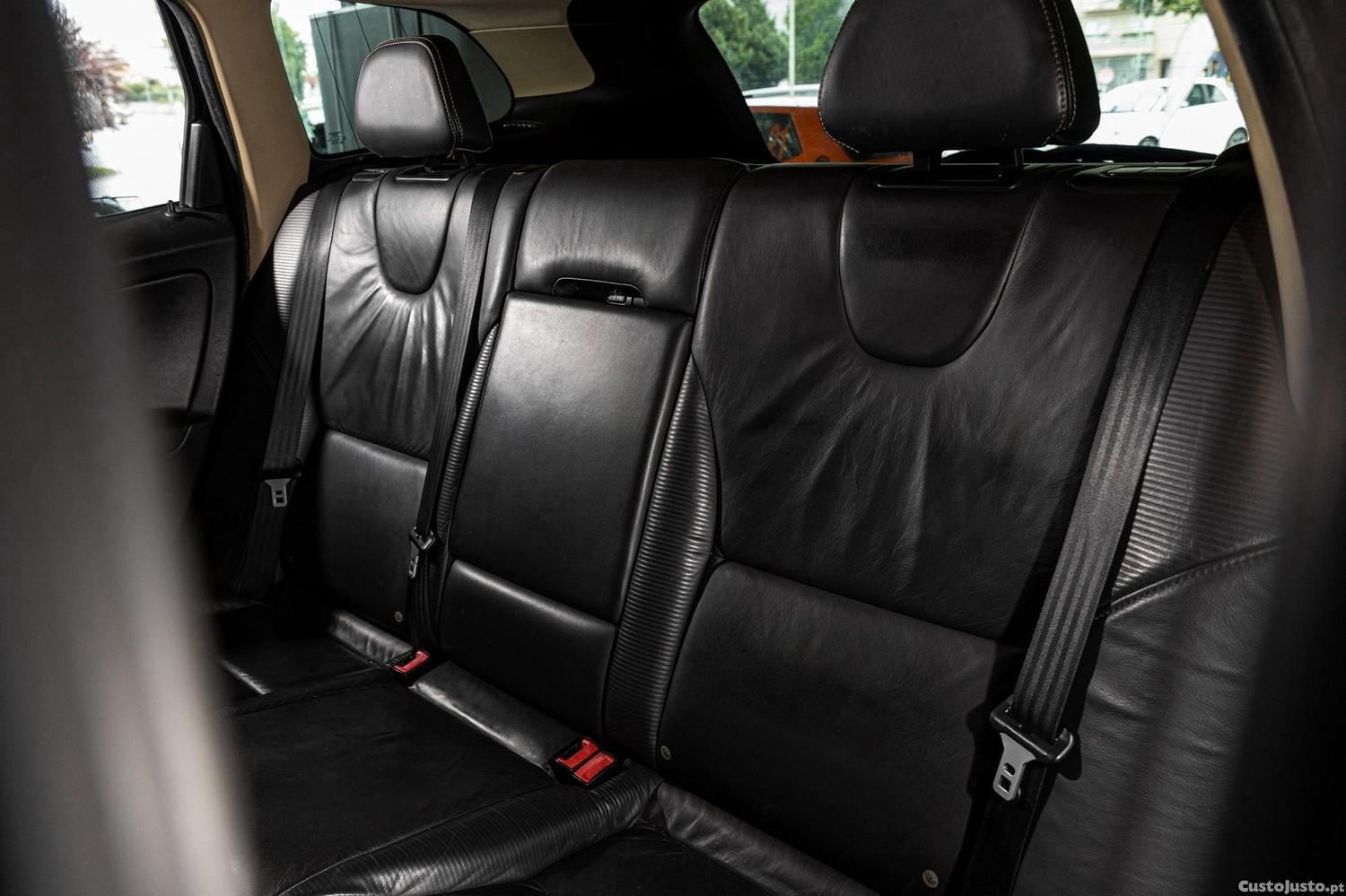 Volvo XC 60 2.0 D3 Drive R-Design — fotografia 3