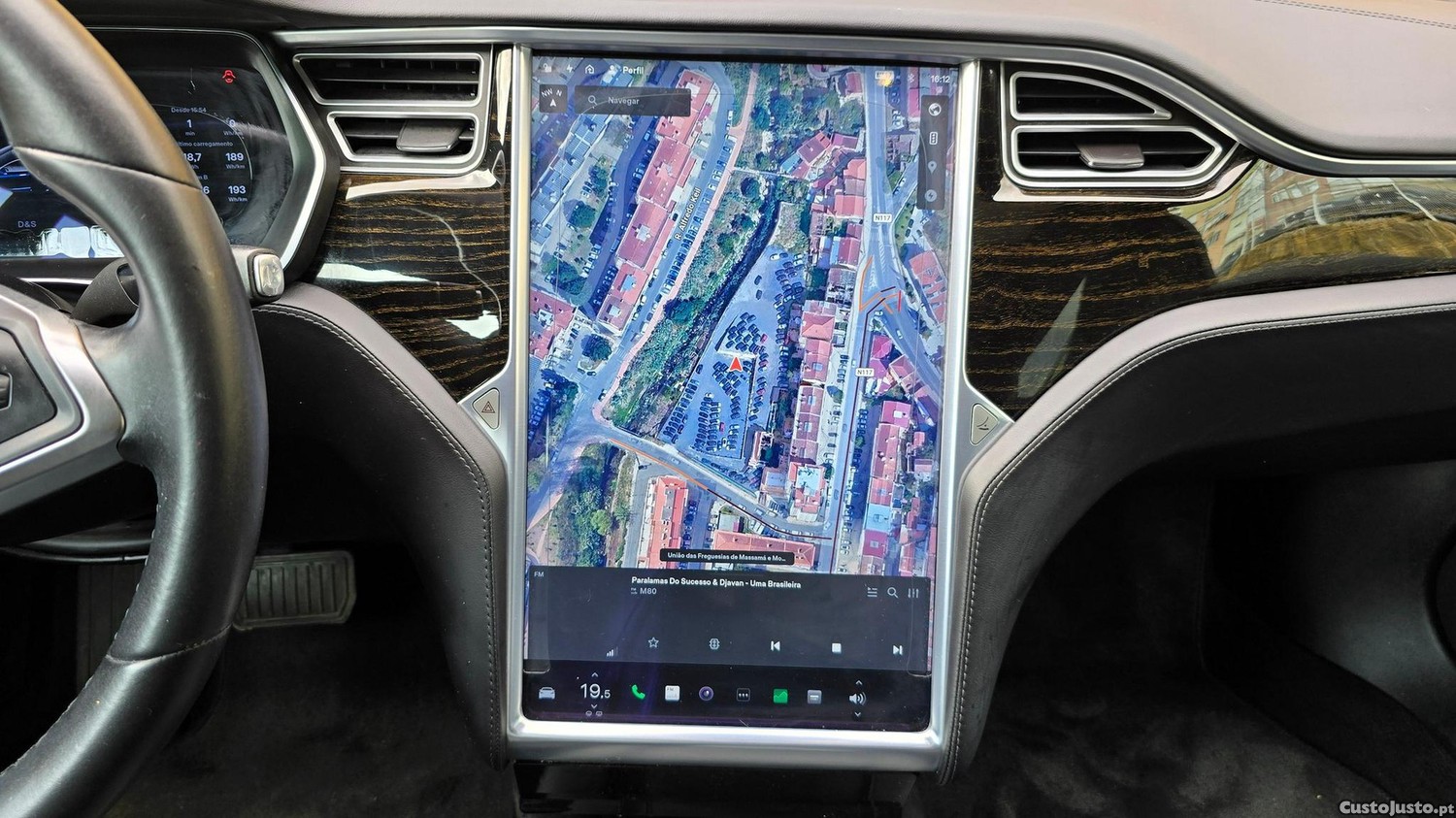 Tesla Model S 75 — fotografia 11