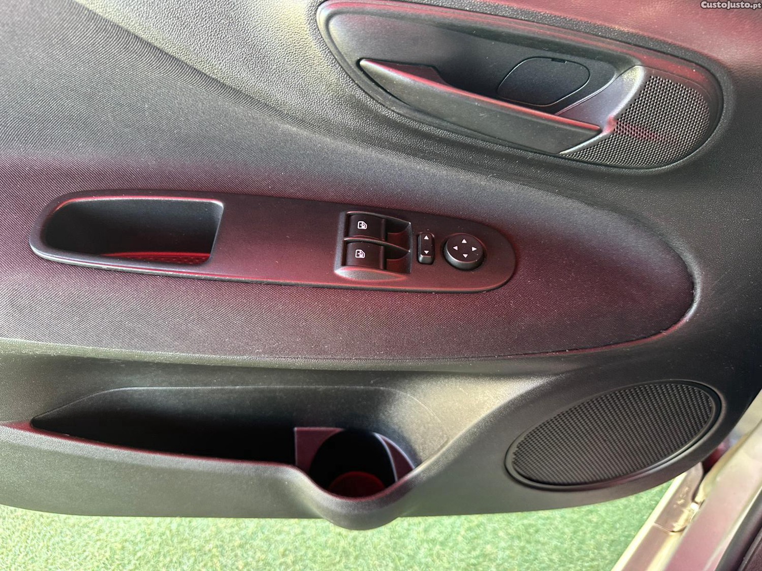 Fiat Punto 1.3 Multijet — fotografia 5