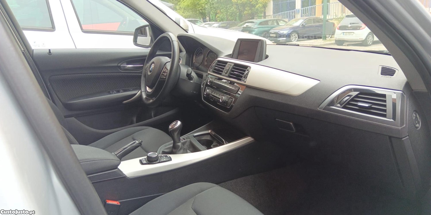 BMW 116 efficient dynamics — fotografia 11