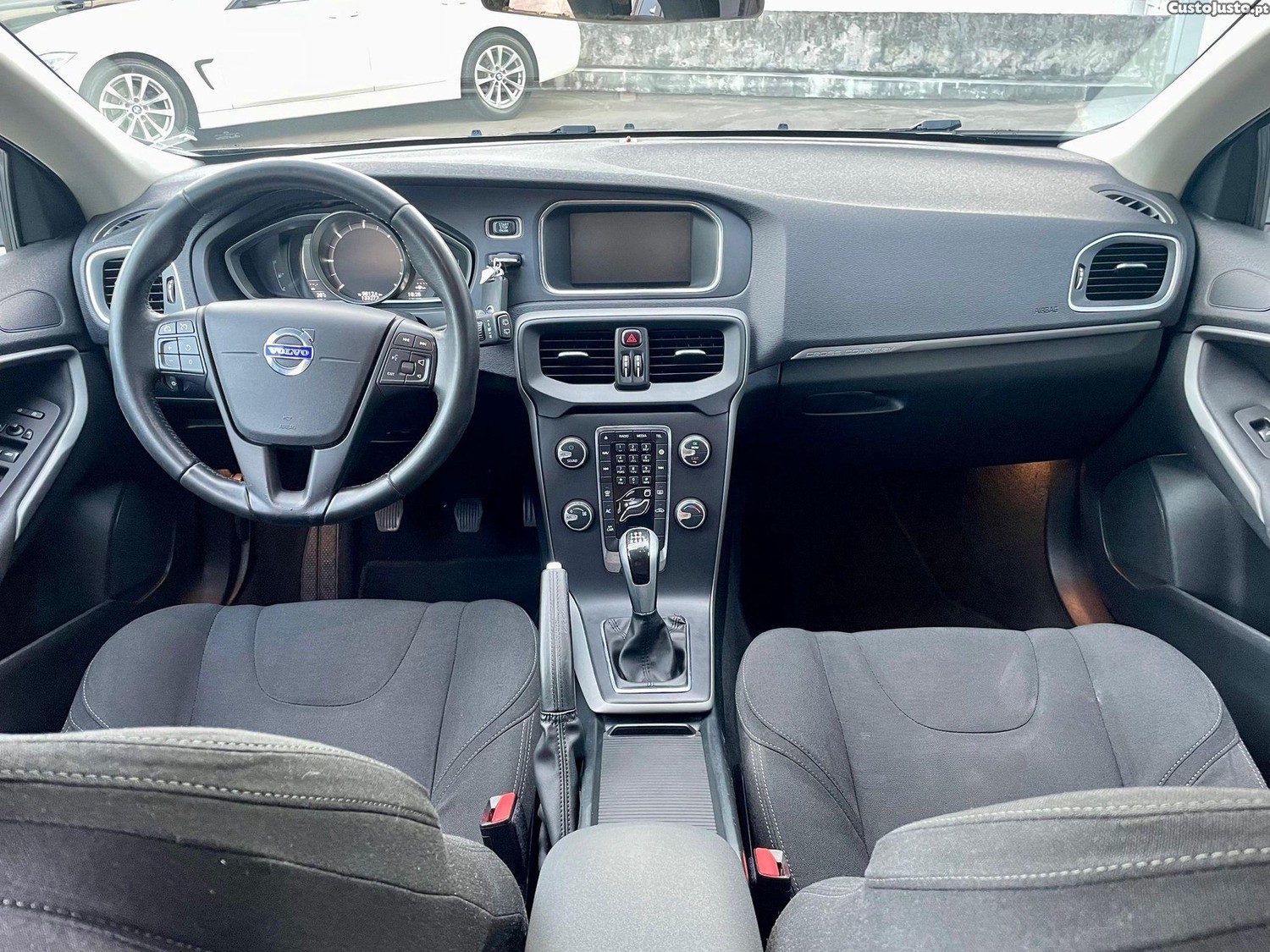 Volvo V40 Cross Country 2.0 D2 Momentum — fotografia 6