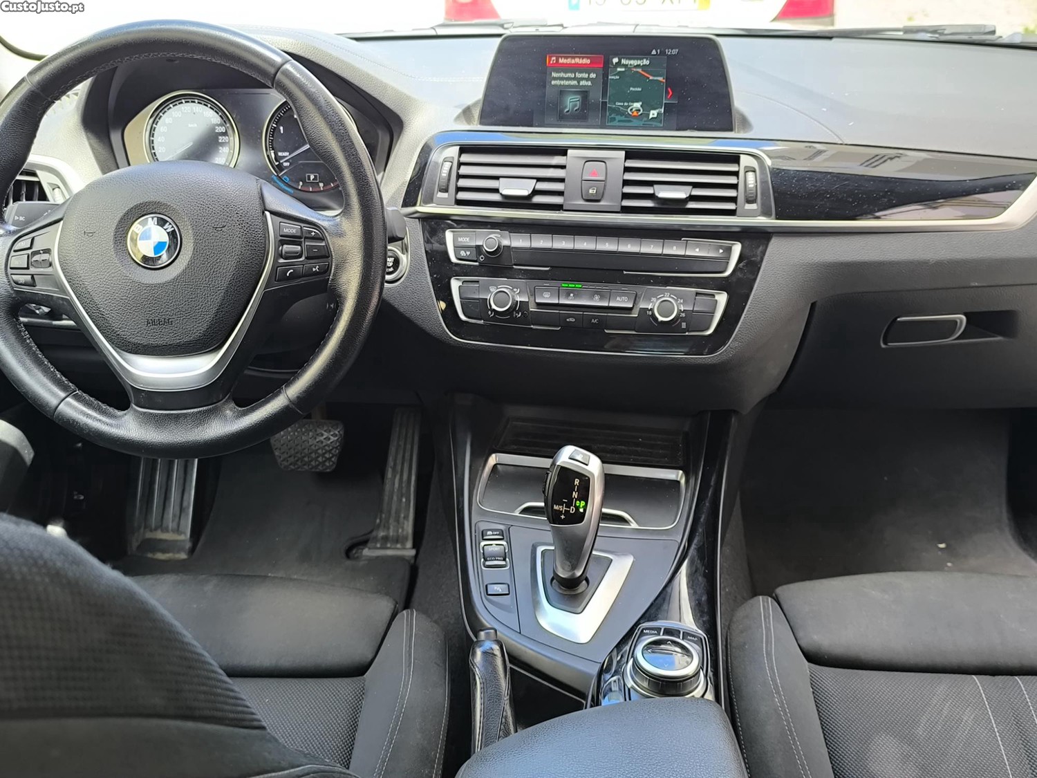 BMW 116 d Line Sport Auto — fotografia 3