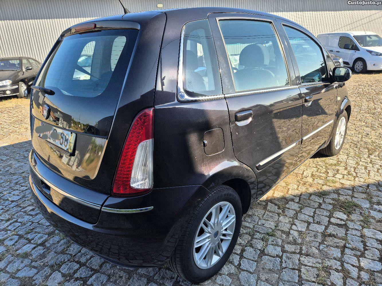 Lancia Musa 1.3 M-jet platino — fotografia 11