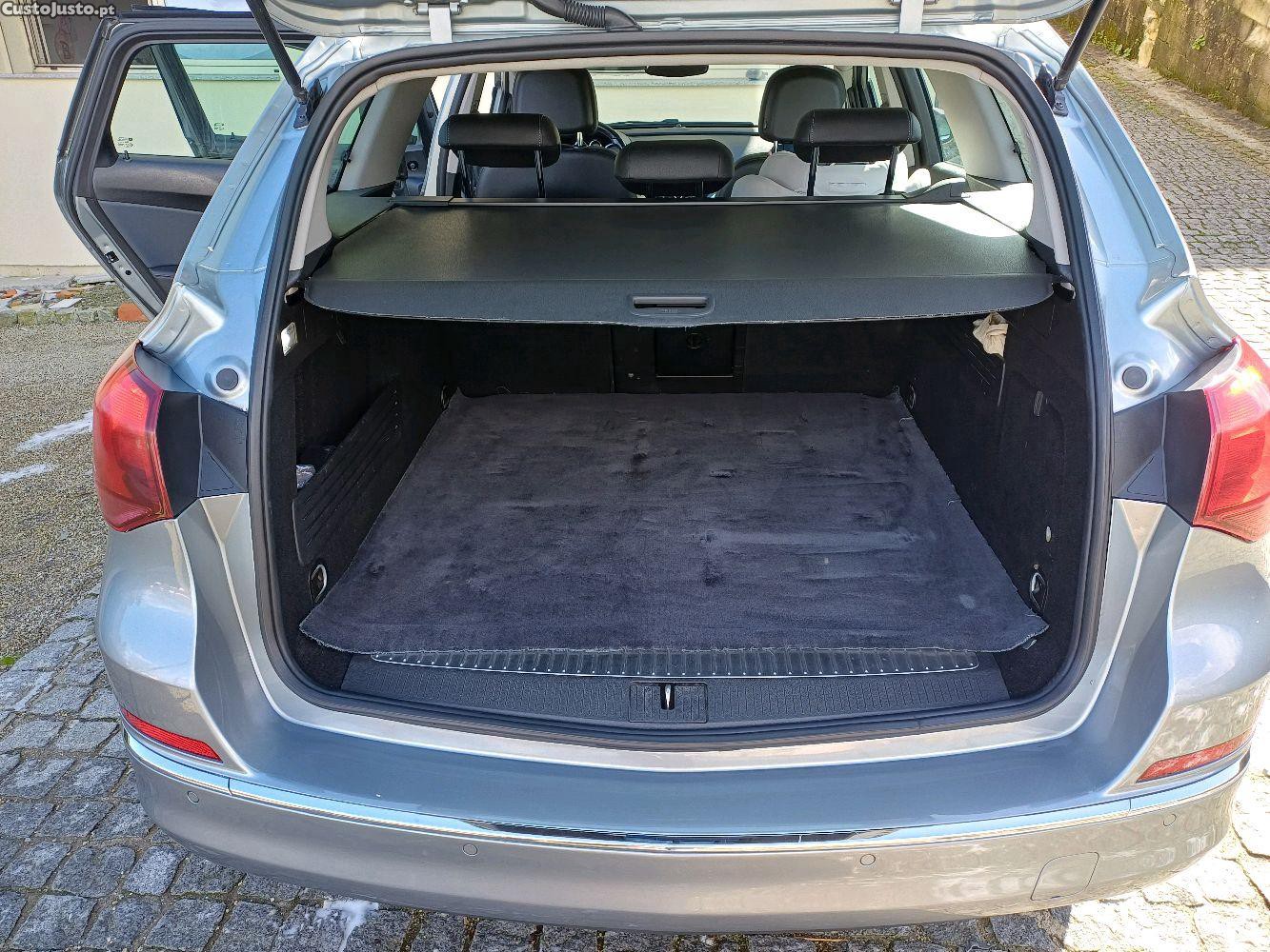 Opel Astra Sports Tourer — fotografia 4