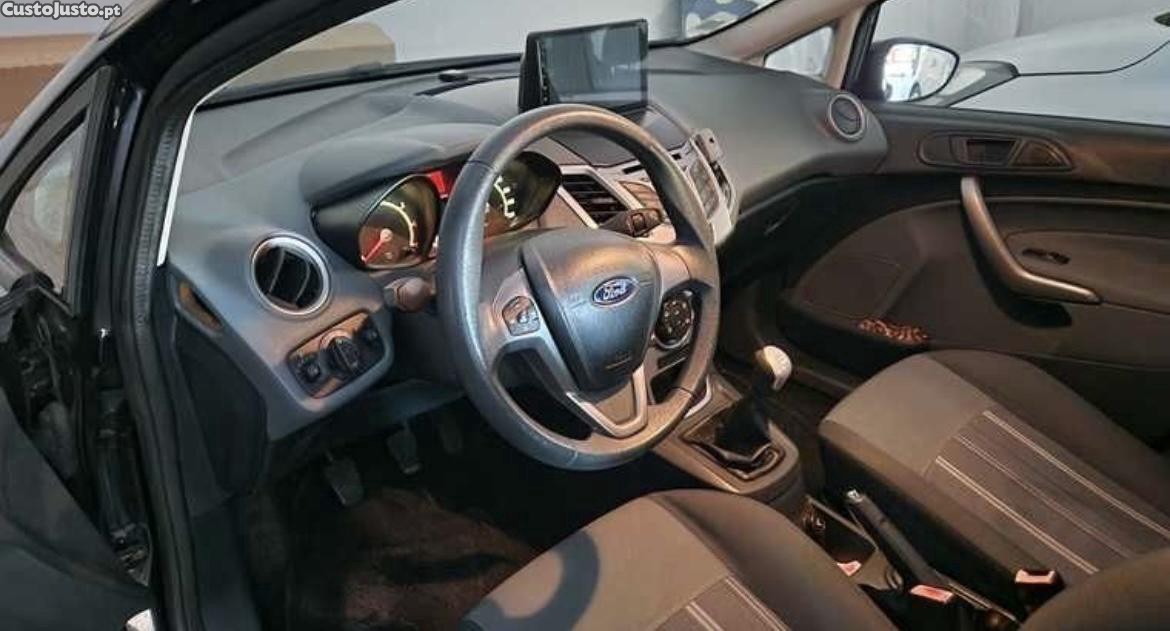 Ford Fiesta 1.25i AC 117.000km — photo 5