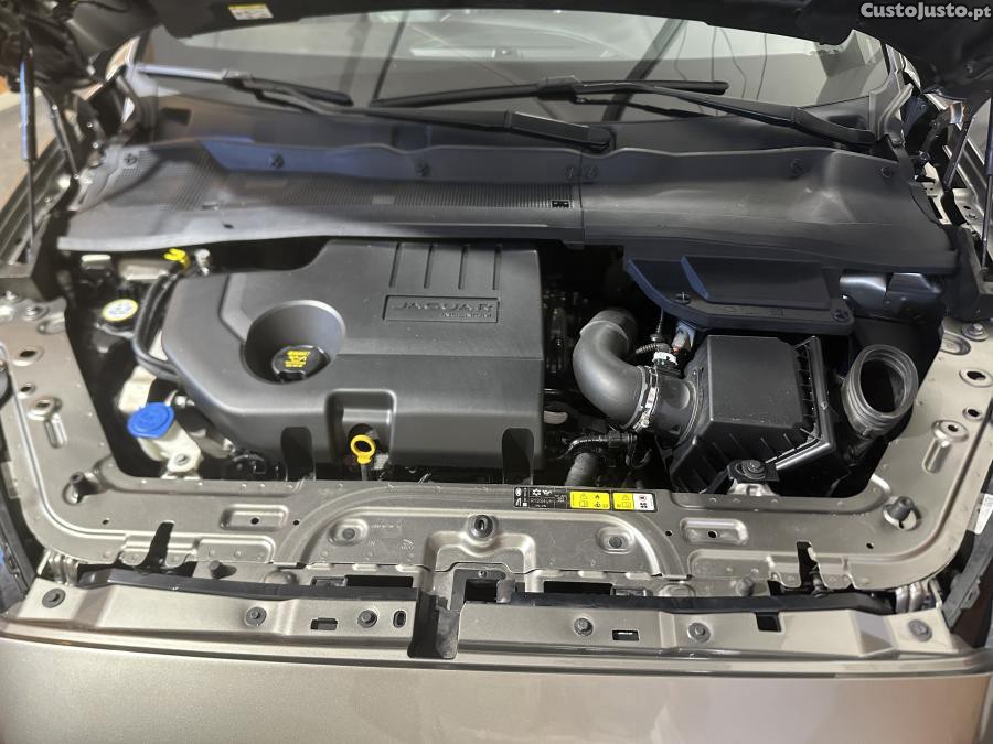 Jaguar E-Pace 2.0 i4D SE — fotografia 4