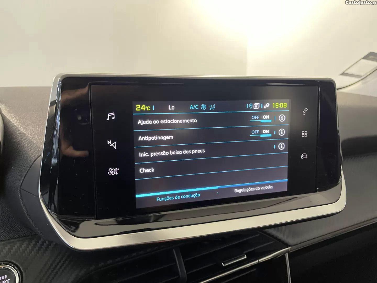 Peugeot e-2008 50 kwh active pack — fotografia 10