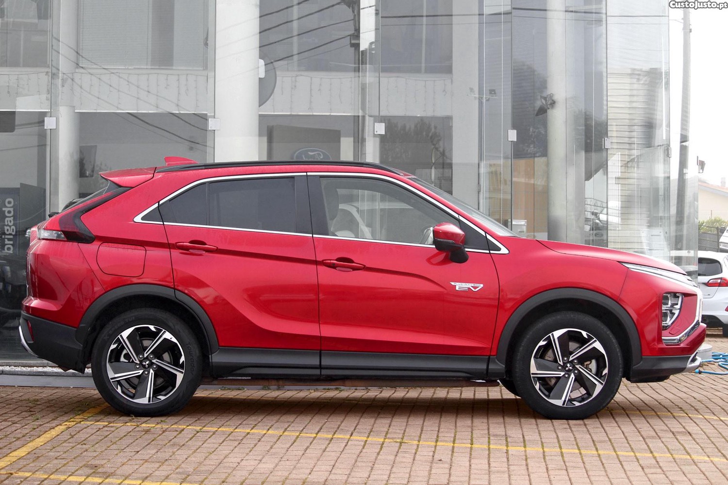 Mitsubishi Eclipse Cross 2.4 PHEV eMotion — fotografia 25