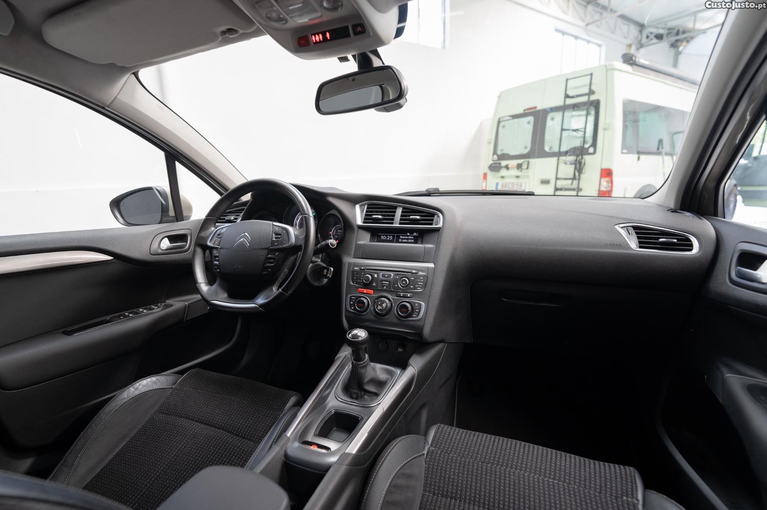 Citroën C4 1.6 HDi Exclusive — fotografia 18