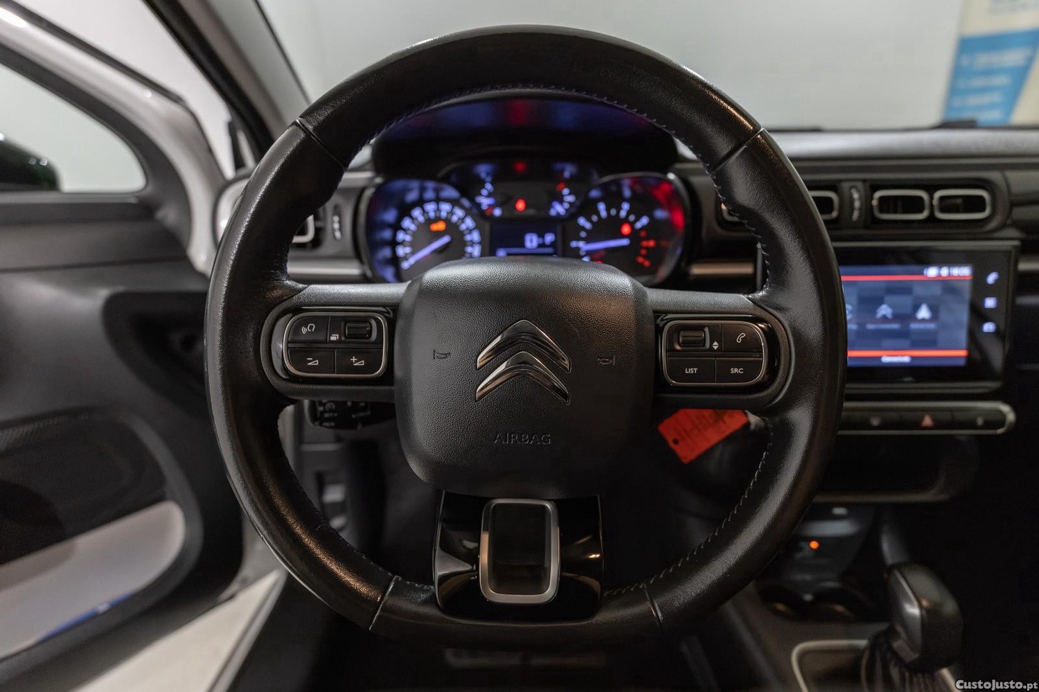 Citroën C3 1.2 PureTech Shine EAT6 — fotografia 13