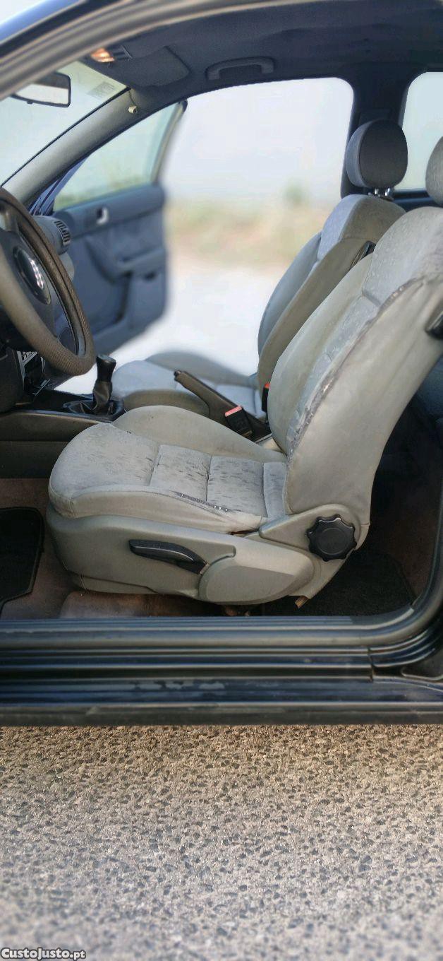 Audi A3 1.8 — fotografia 2