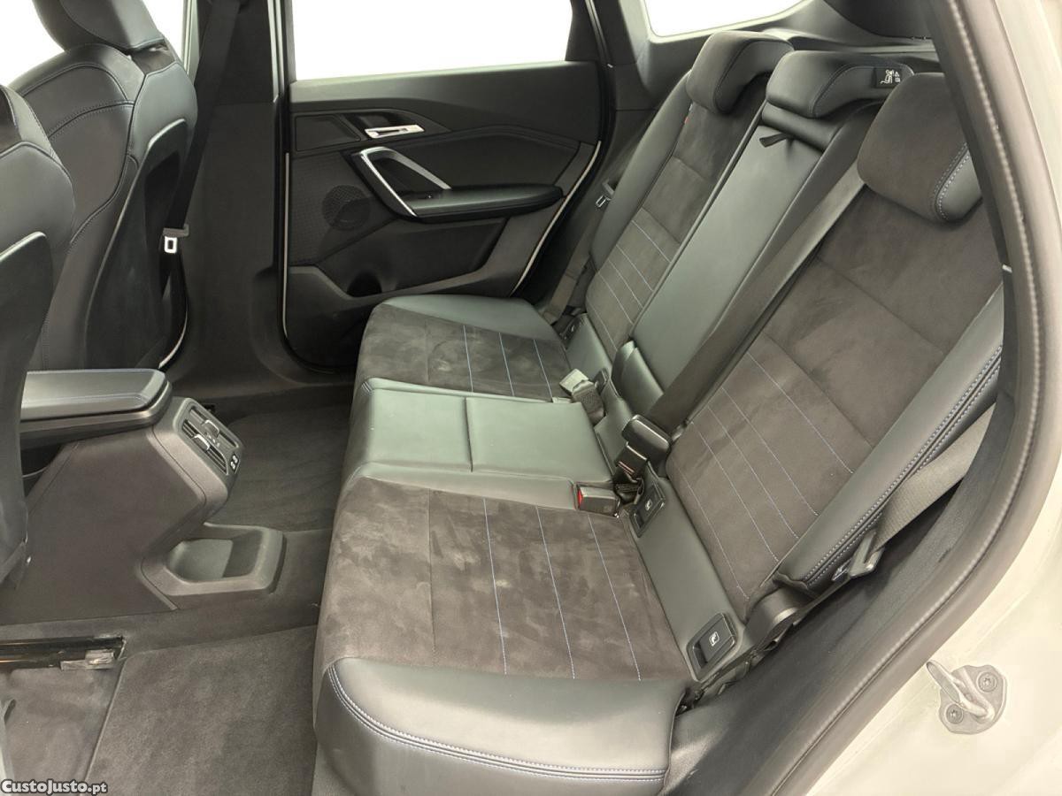 BMW iX1 eDrive20 M Sport — fotografia 4
