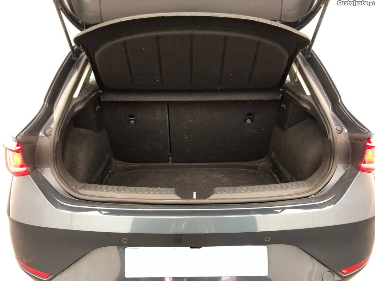 SEAT Leon 2.0 TDi Business DSG — fotografia 8
