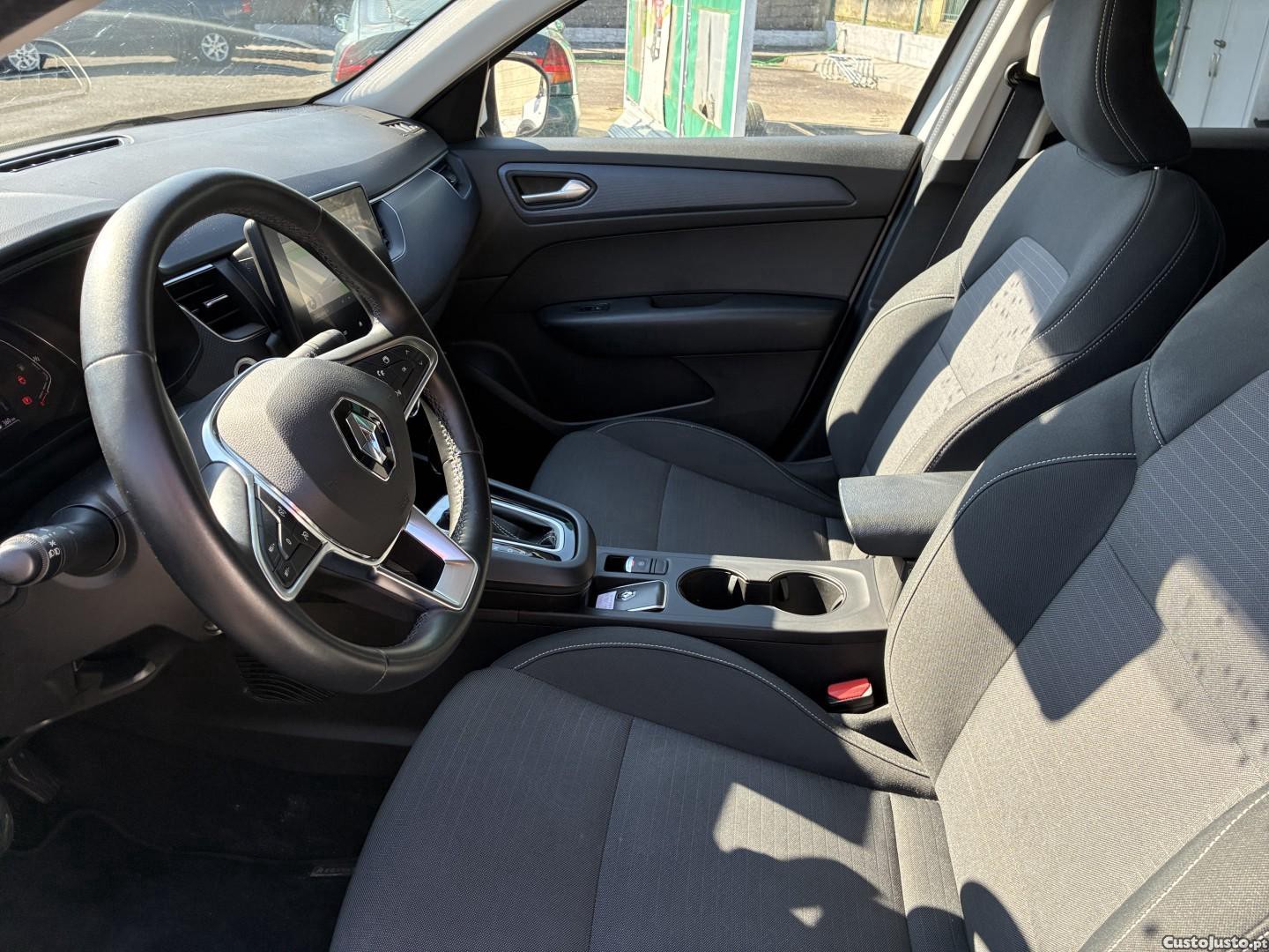 Renault Arkana 1.6 E-Tech Full Hybrid Evolution — fotografia 14