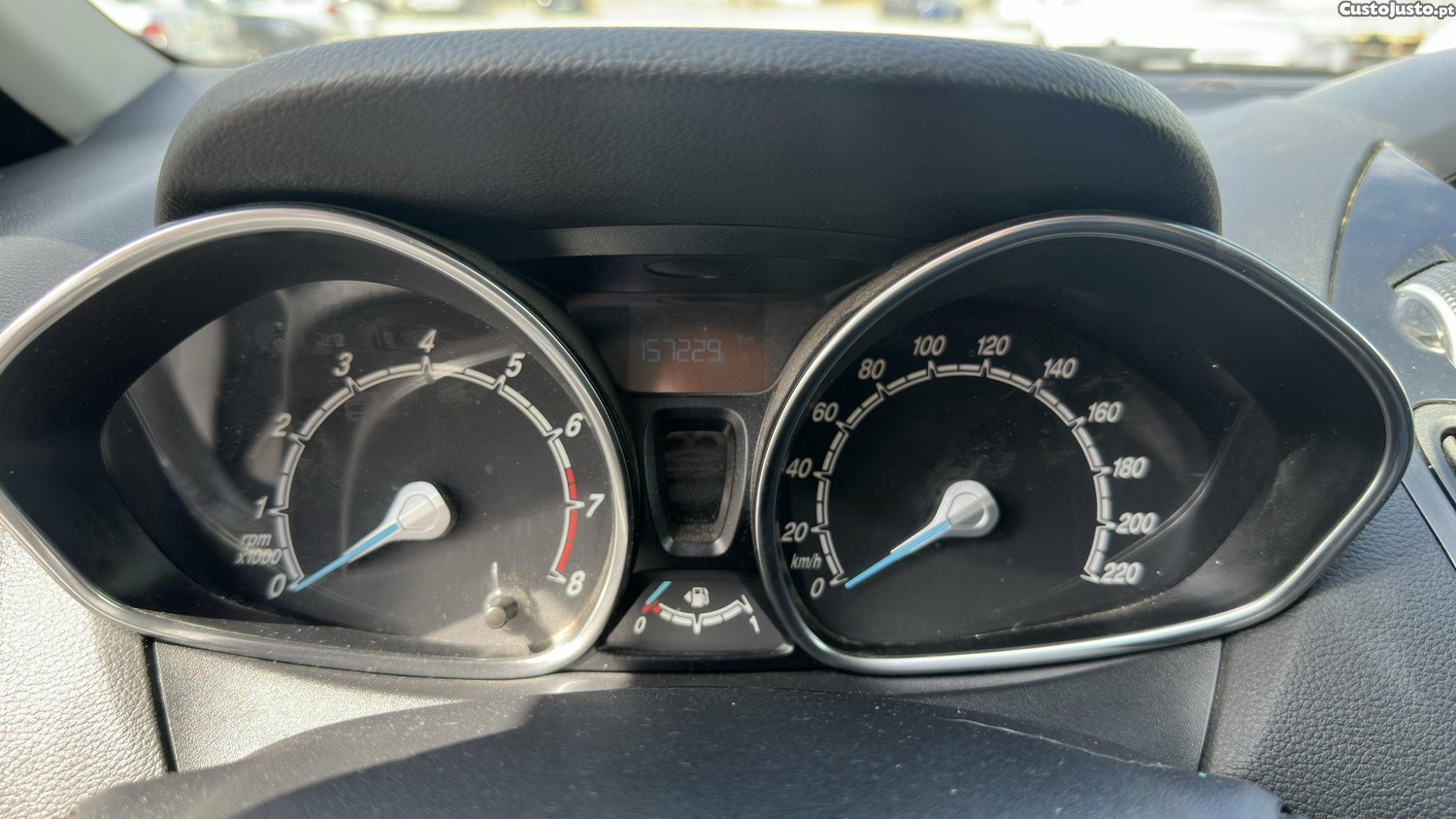 Ford B-Max 1.0 Ecoboost 125 Cvdo ano 2015 Monovolume — fotografia 2