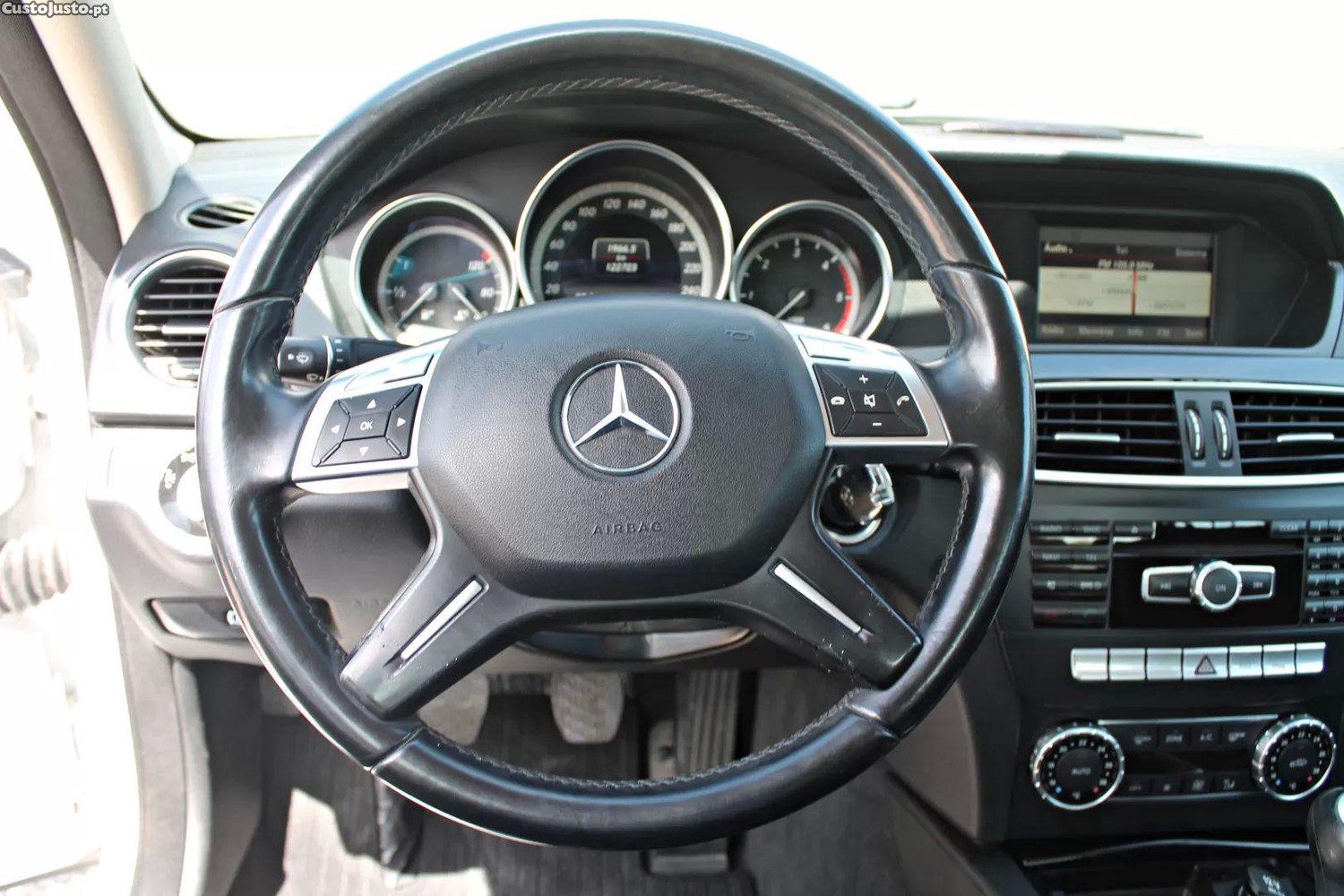 Mercedes-Benz C 220 D — fotografia 4