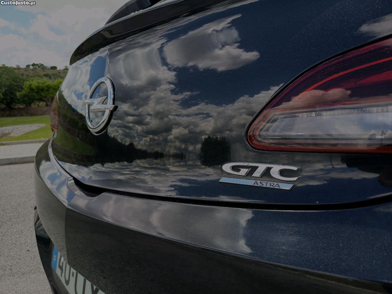 Opel Astra GTC — fotografia 7