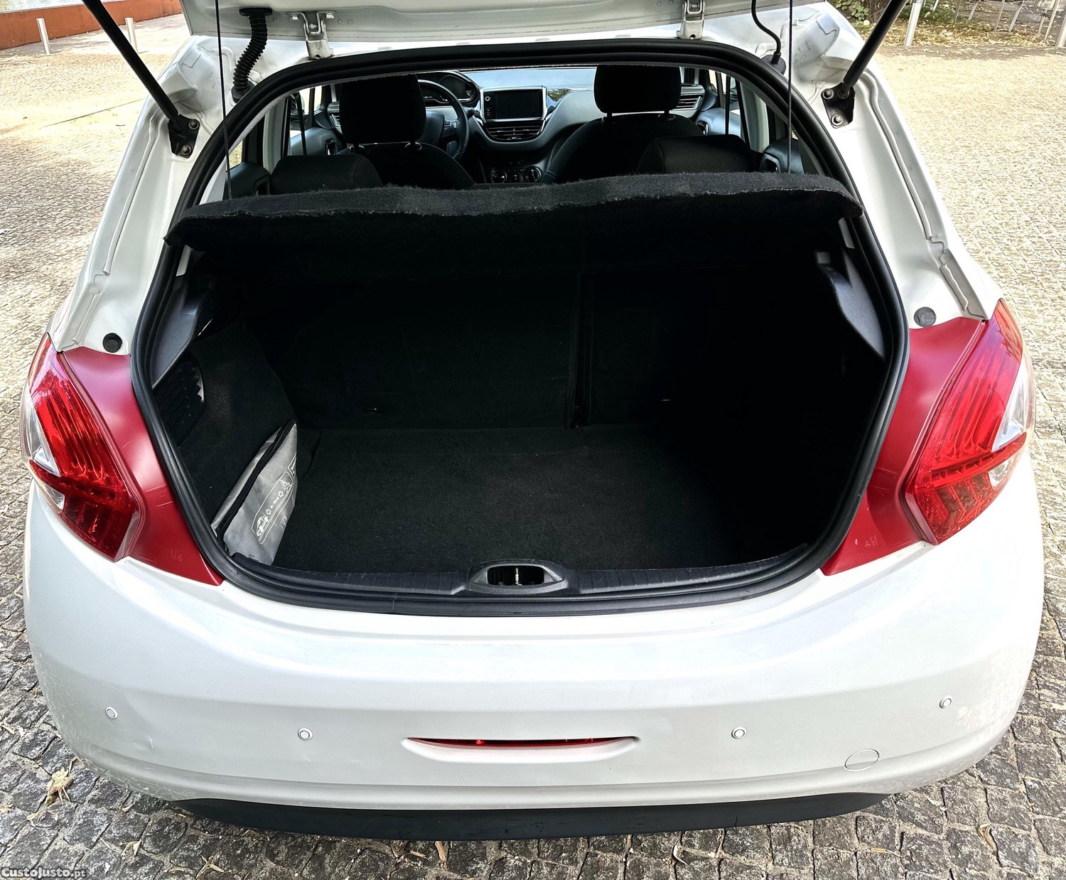 Peugeot 208 ACTIVE 1.4 HDI 90Cv 1 DONO 2014/07 — fotografia 2
