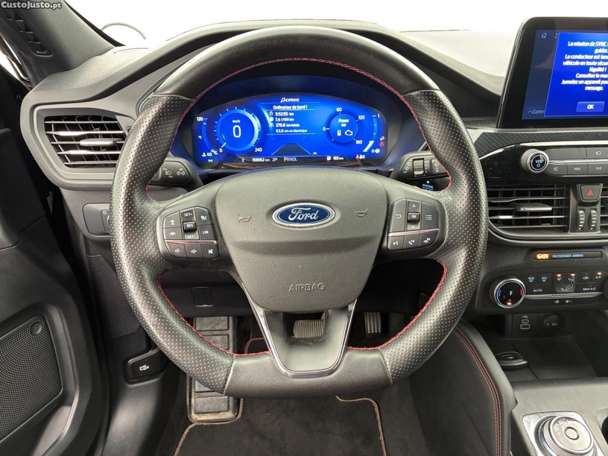 Ford Kuga 2.5 FlexiFuel FHEV ST-Line — fotografia 5