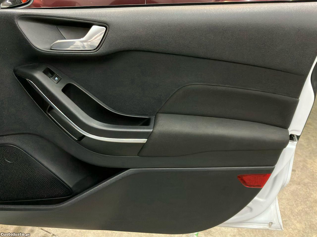 Ford Fiesta 1.0 EcoBoost ST-Line — fotografia 2