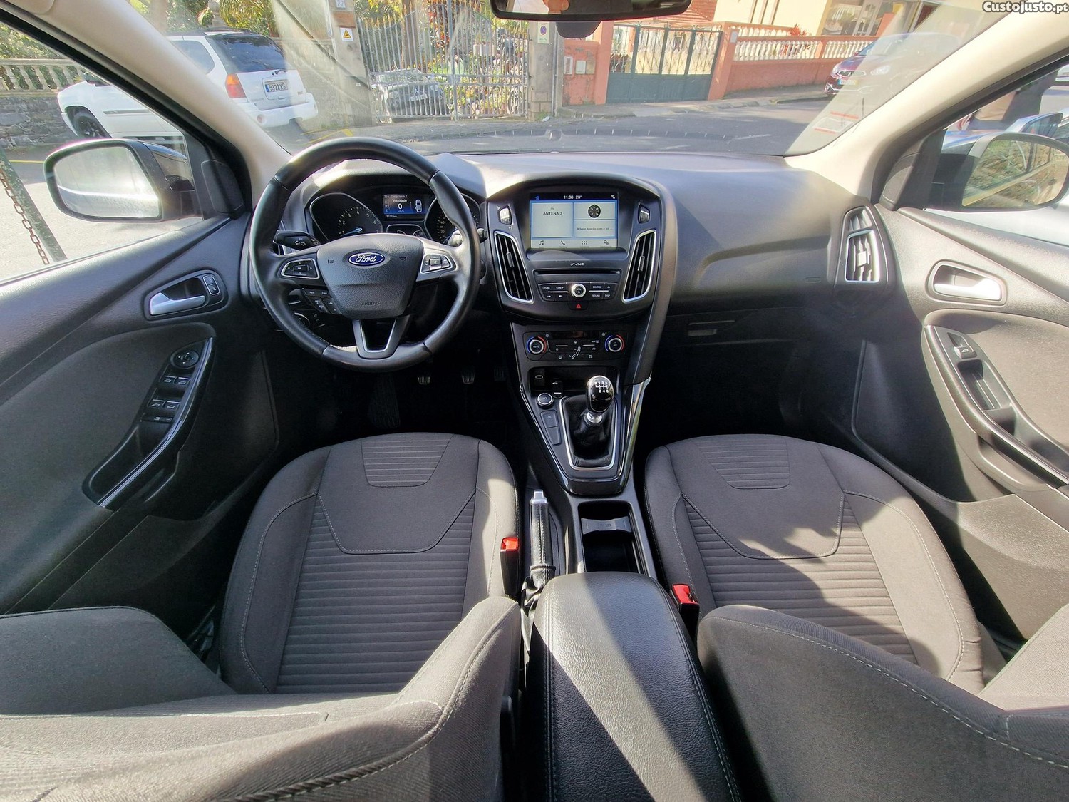 Ford Focus SW 1.0 ECOBOOST BUSINESS 125CV — fotografia 22