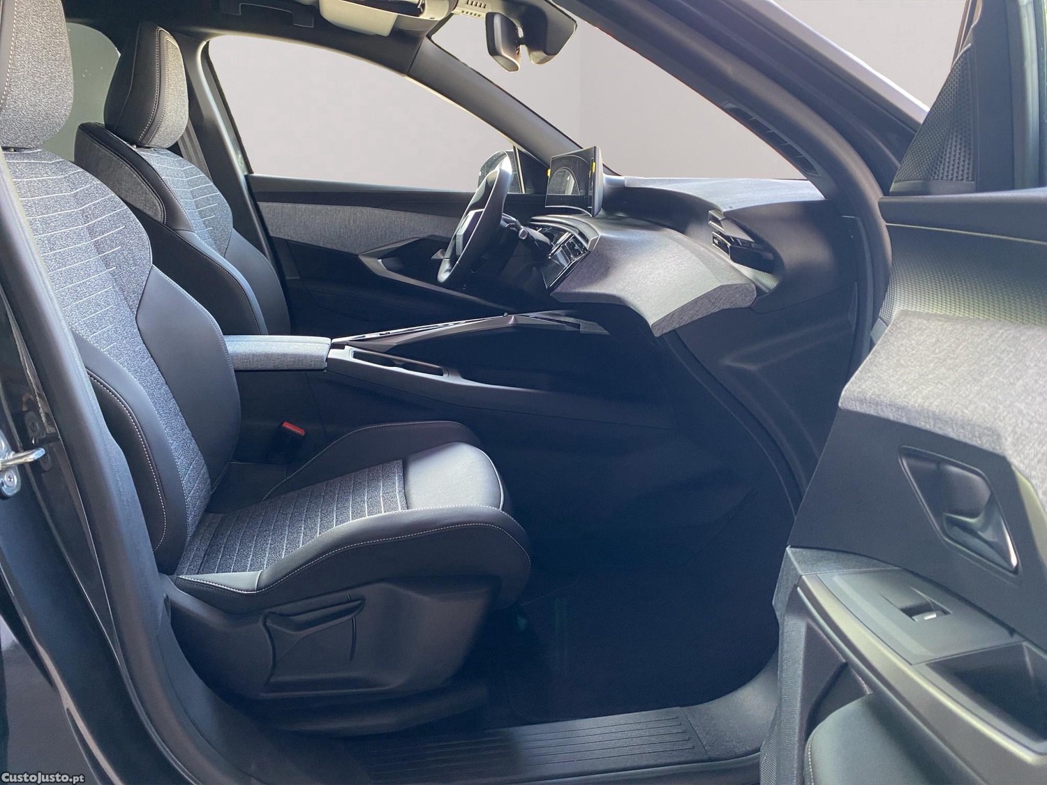 Peugeot 5008 1.2 Hybrid Allure e-DCS6 — fotografia 8