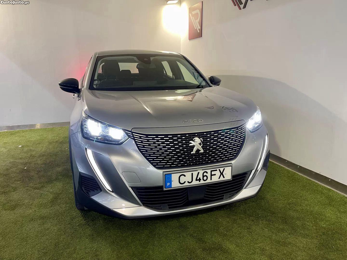 Peugeot e-2008 50 kwh active pack — fotografia 31