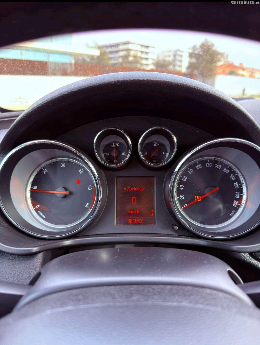 Opel Insignia 2.0CDTI SPORT — photo 5
