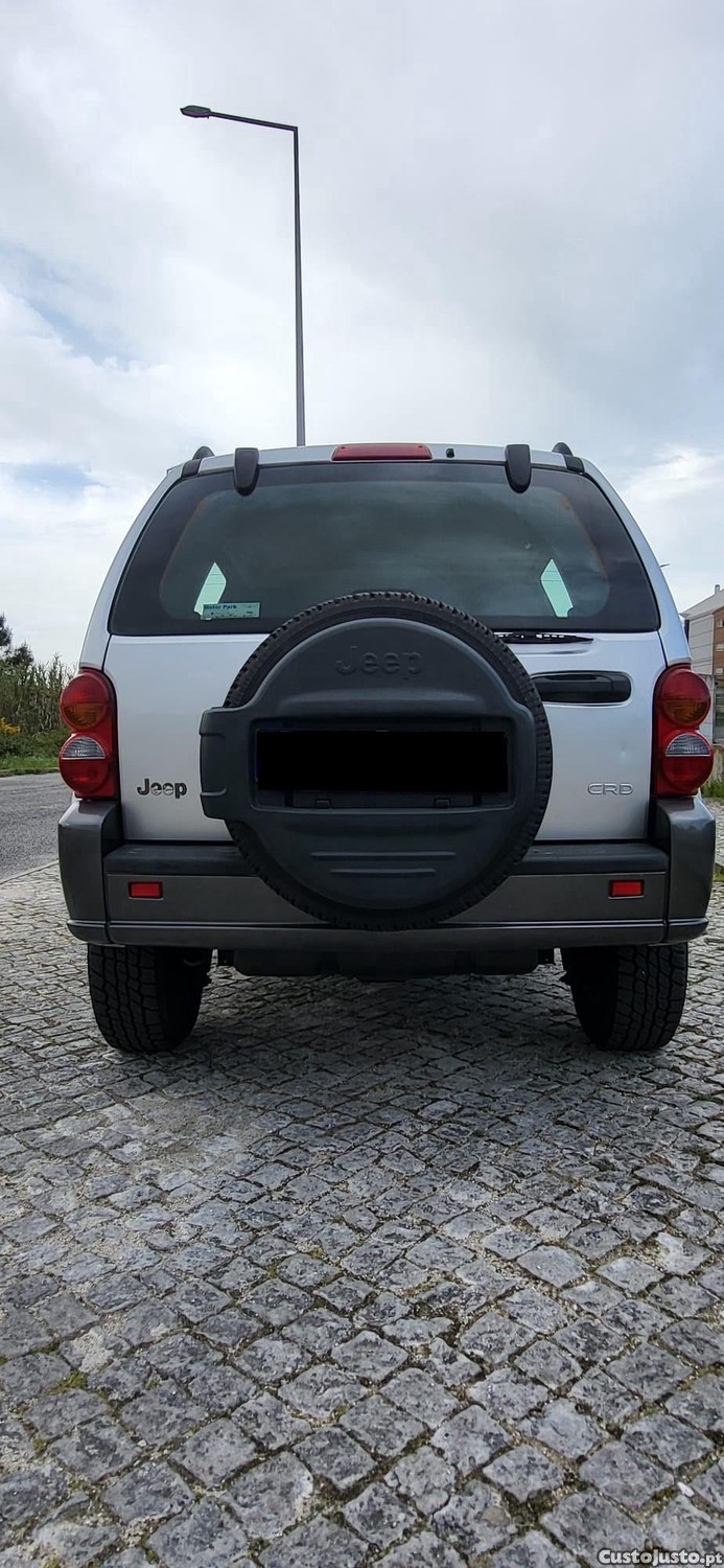 Jeep Cherokee () KJ Liberty 2.5 CRD 143 cv — fotografia 4