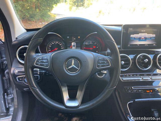 Mercedes-Benz C 180 d Avantgarde Aut. — fotografia 17