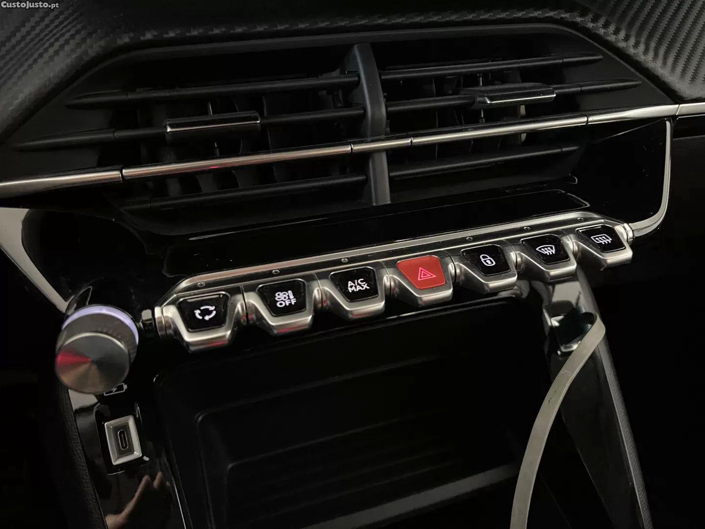 Peugeot e-2008 50 kwh active pack — fotografia 8