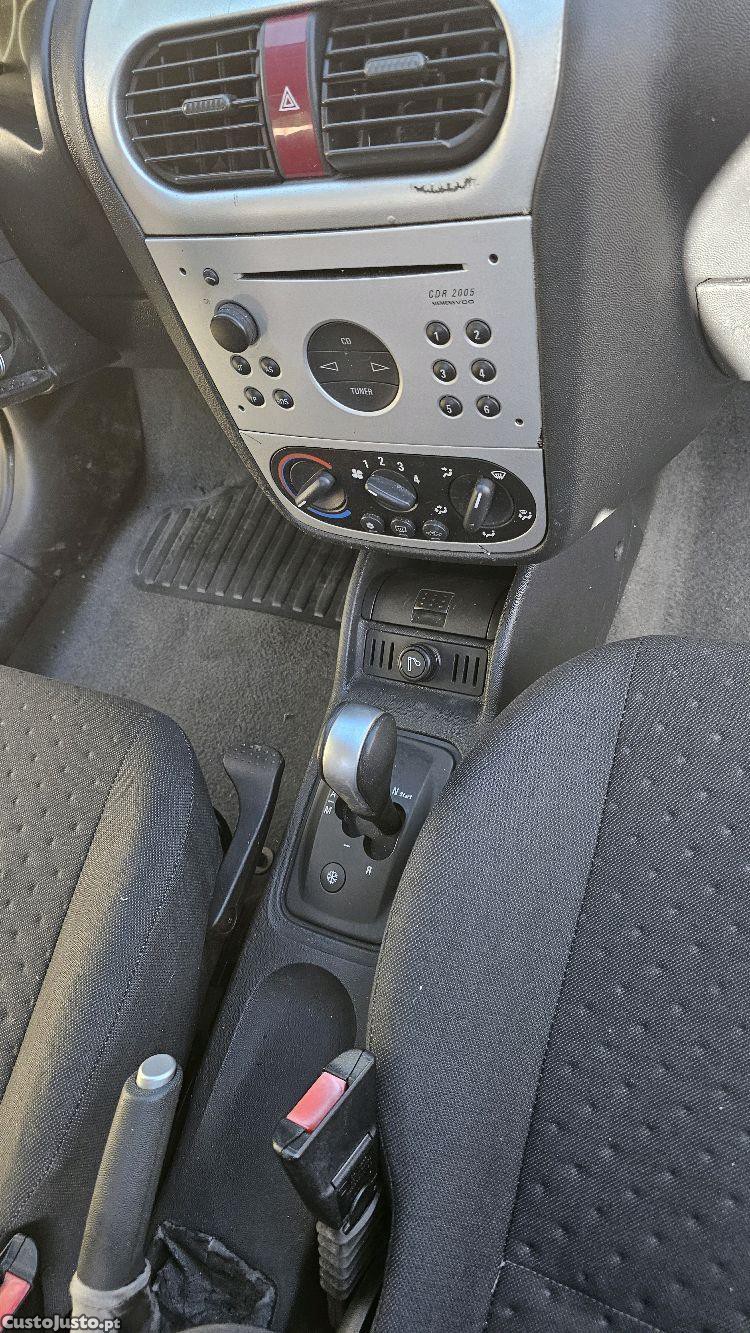 Opel Corsa 1.3 cti caixa automática — photo 3