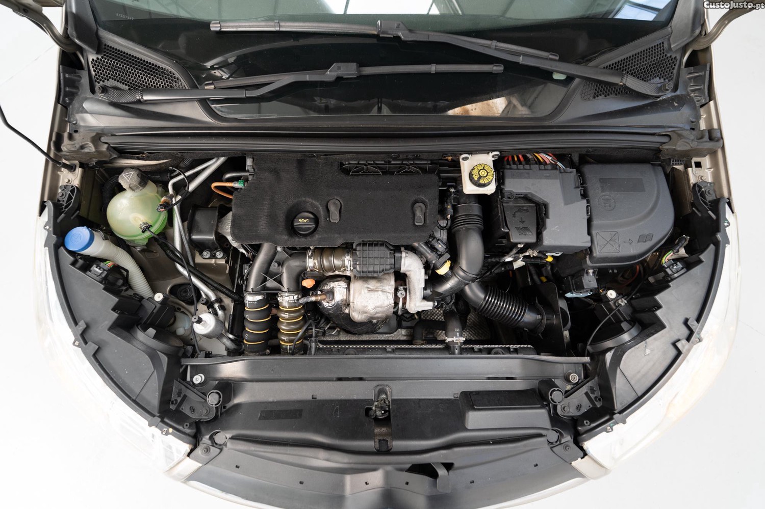 Citroën C4 1.6 HDi Exclusive — fotografia 17