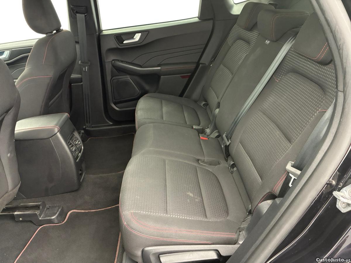Ford Kuga 2.5 FlexiFuel FHEV ST-Line — fotografia 2