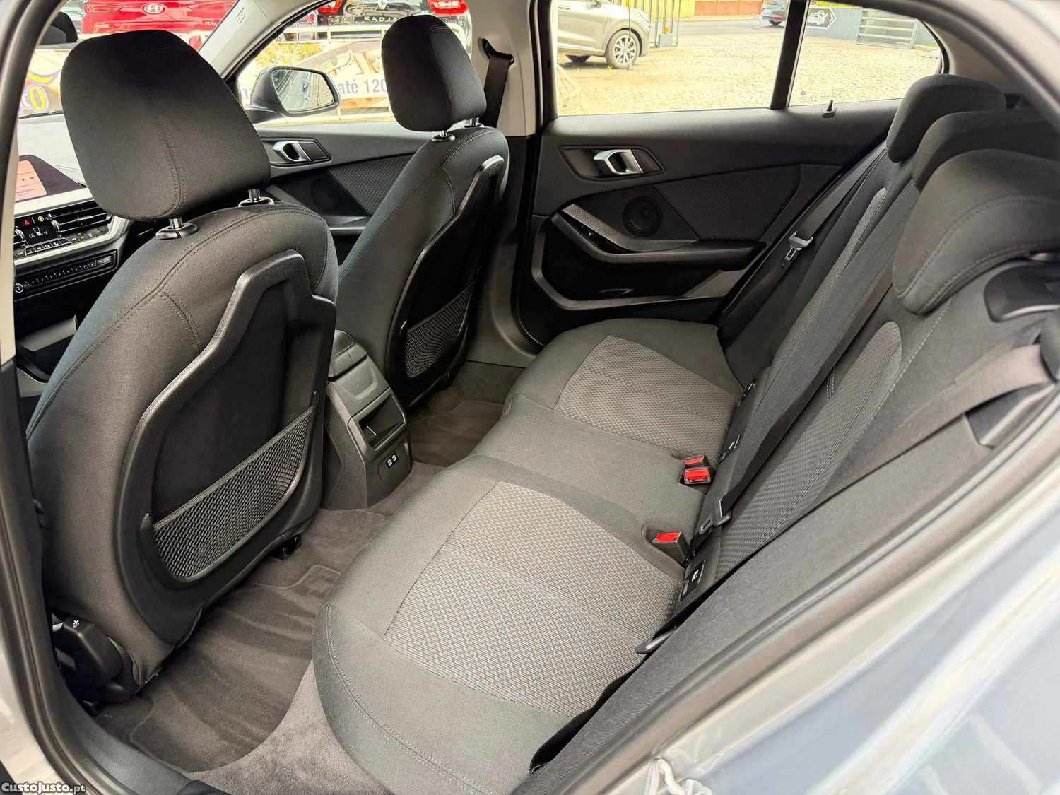 BMW 116 i Advantage — fotografia 13