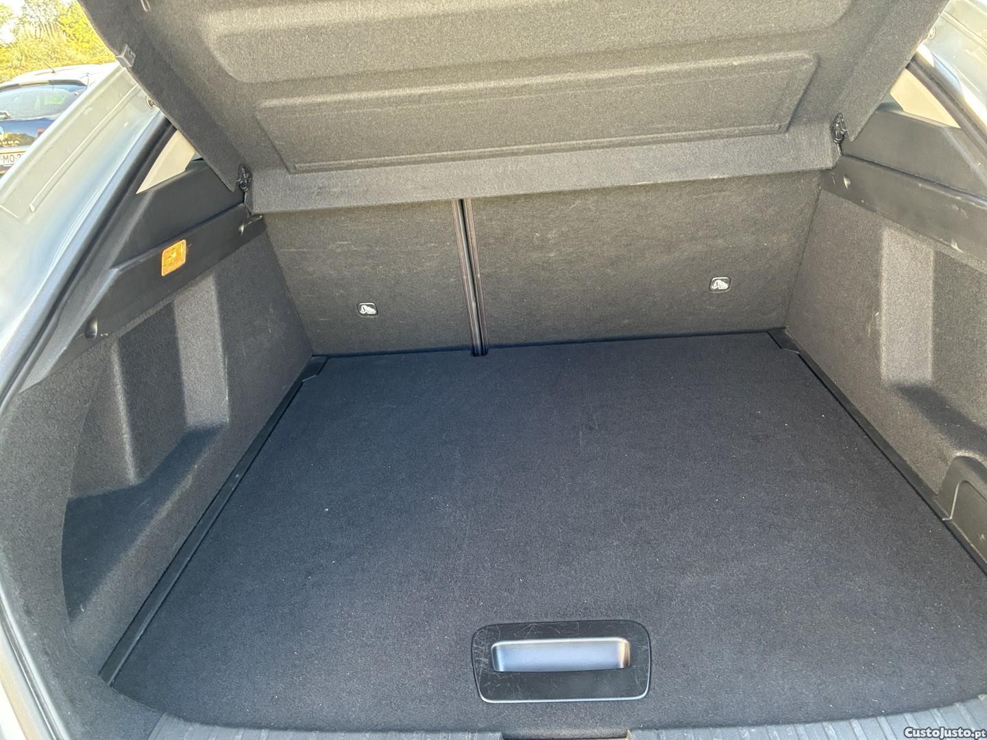 Renault Arkana 1.6 E-Tech Full Hybrid Evolution — fotografia 4