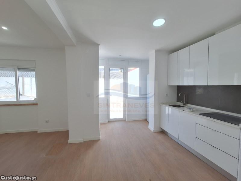 T2+1 Com Logradouro, Totalmente Remodelado
