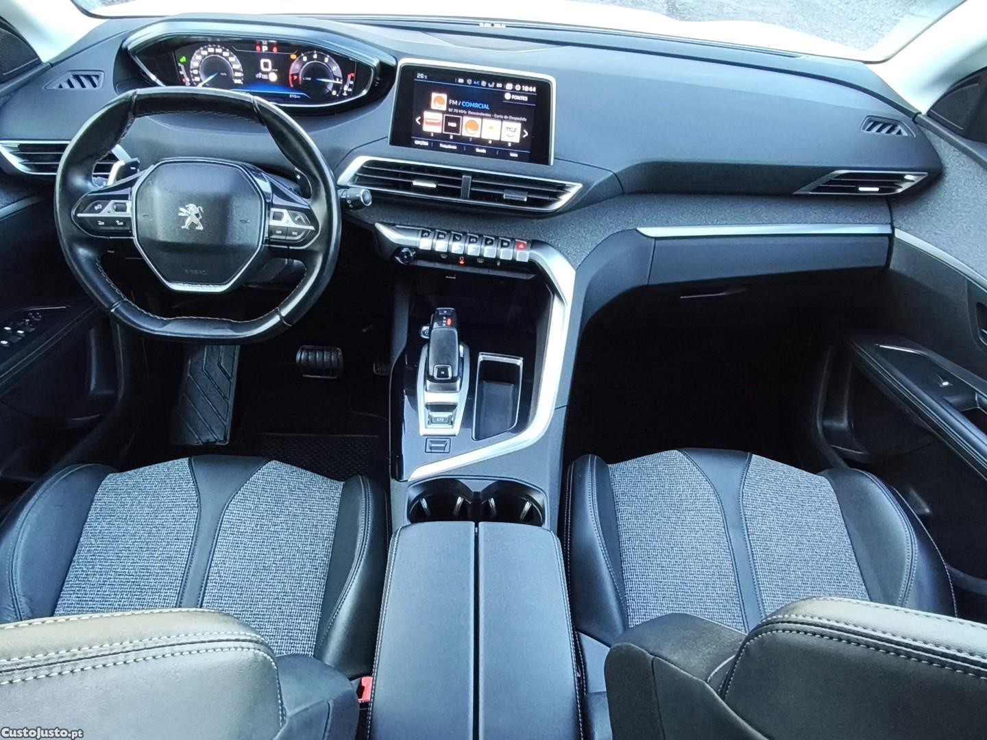 Peugeot 5008 1.2 PureTech Allure Pack EAT8 — fotografia 21